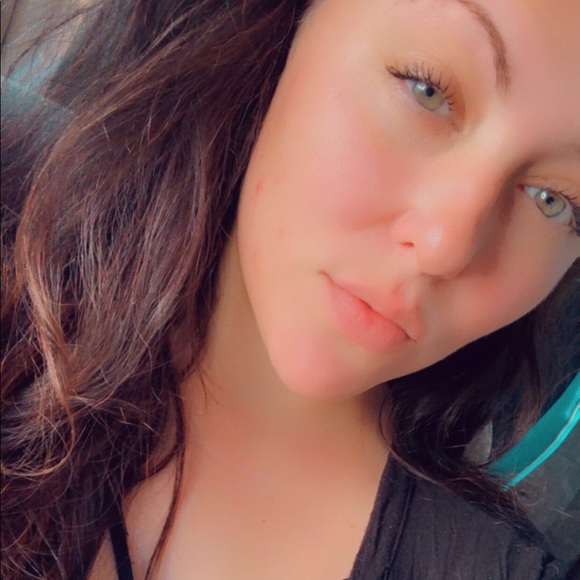 Meet your Posher, Lexy - Picture 2 of 8